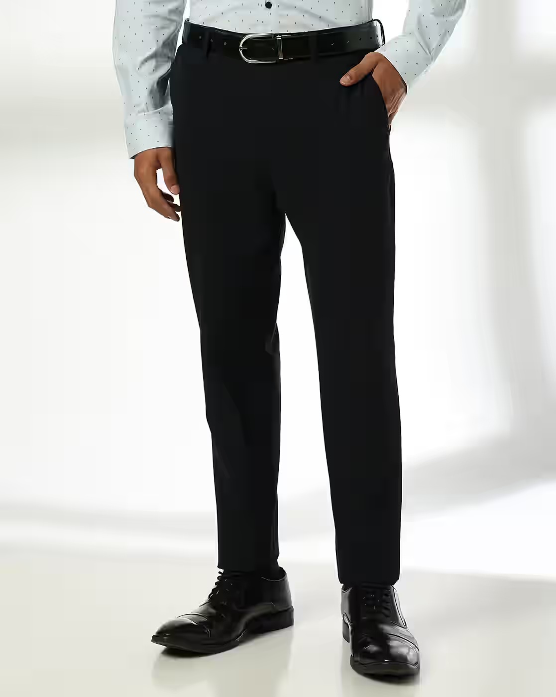 Men Mid-Rise Slim Fit Flat Front Trousers - NETPLAY Navy Blue