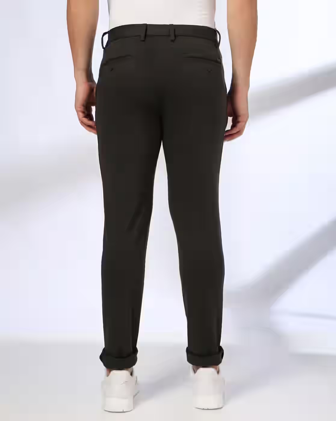 Men Banswara Cropped Fit Flat-Front Chinos - NETPLAY Olive